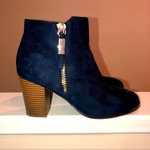 Apt. 9 Timezone navy blue ankle boots